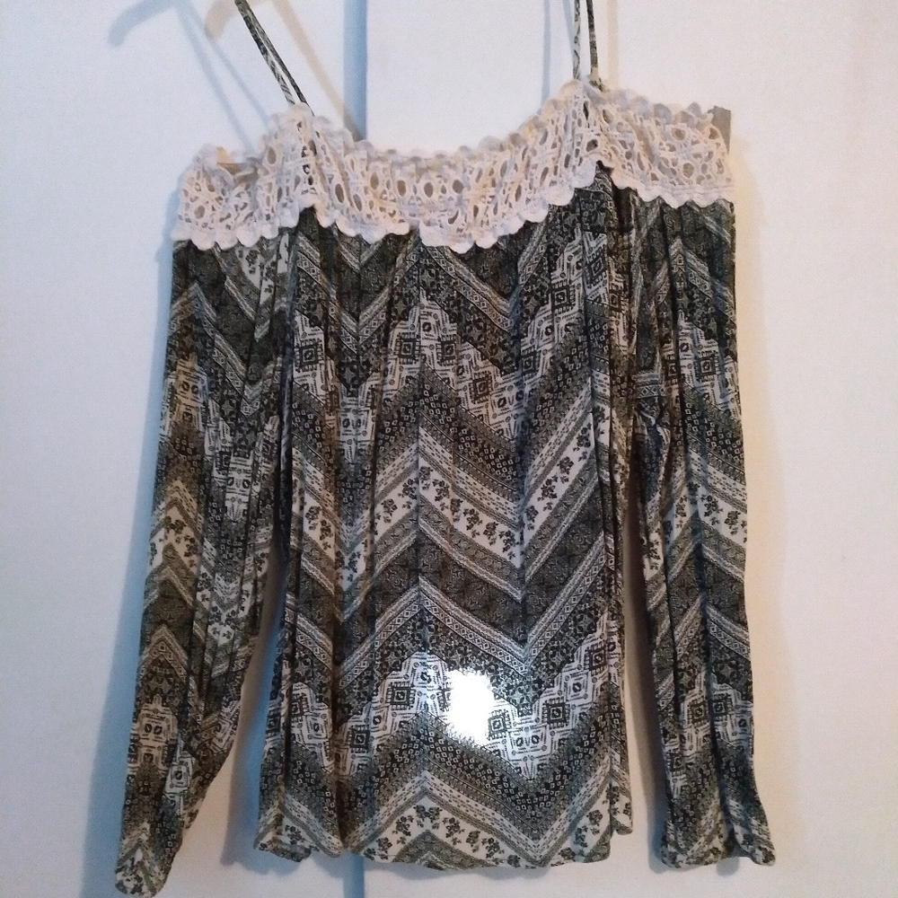 Crop top long sleeve/ Blusa de hombros
